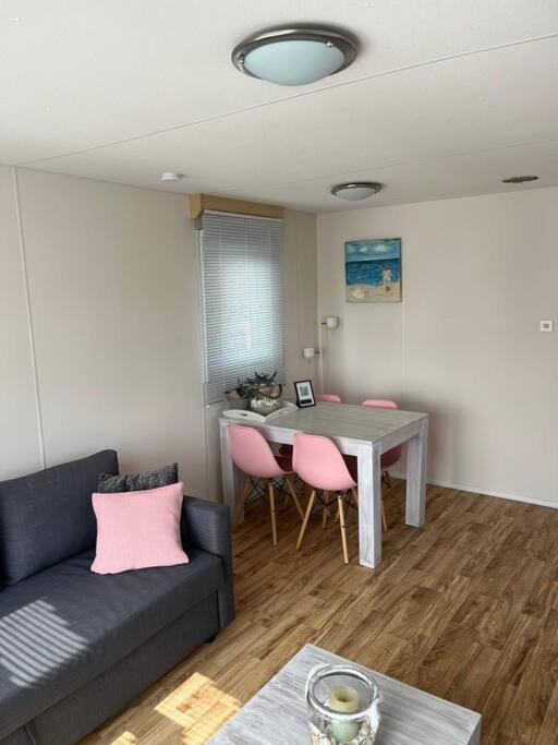 Chalet + Tiny House Nabij Strand Петтен Экстерьер фото